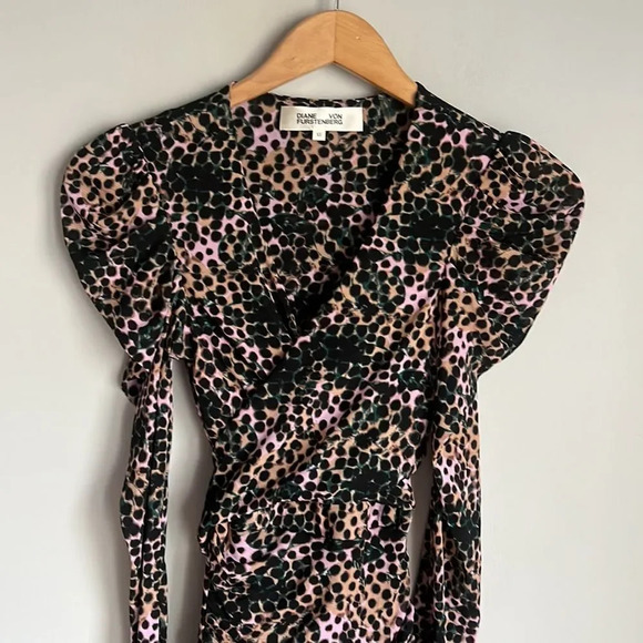 DVF  Viviette wrap-effect ruched printed stretch mesh mini dress - Picture 6 of 11